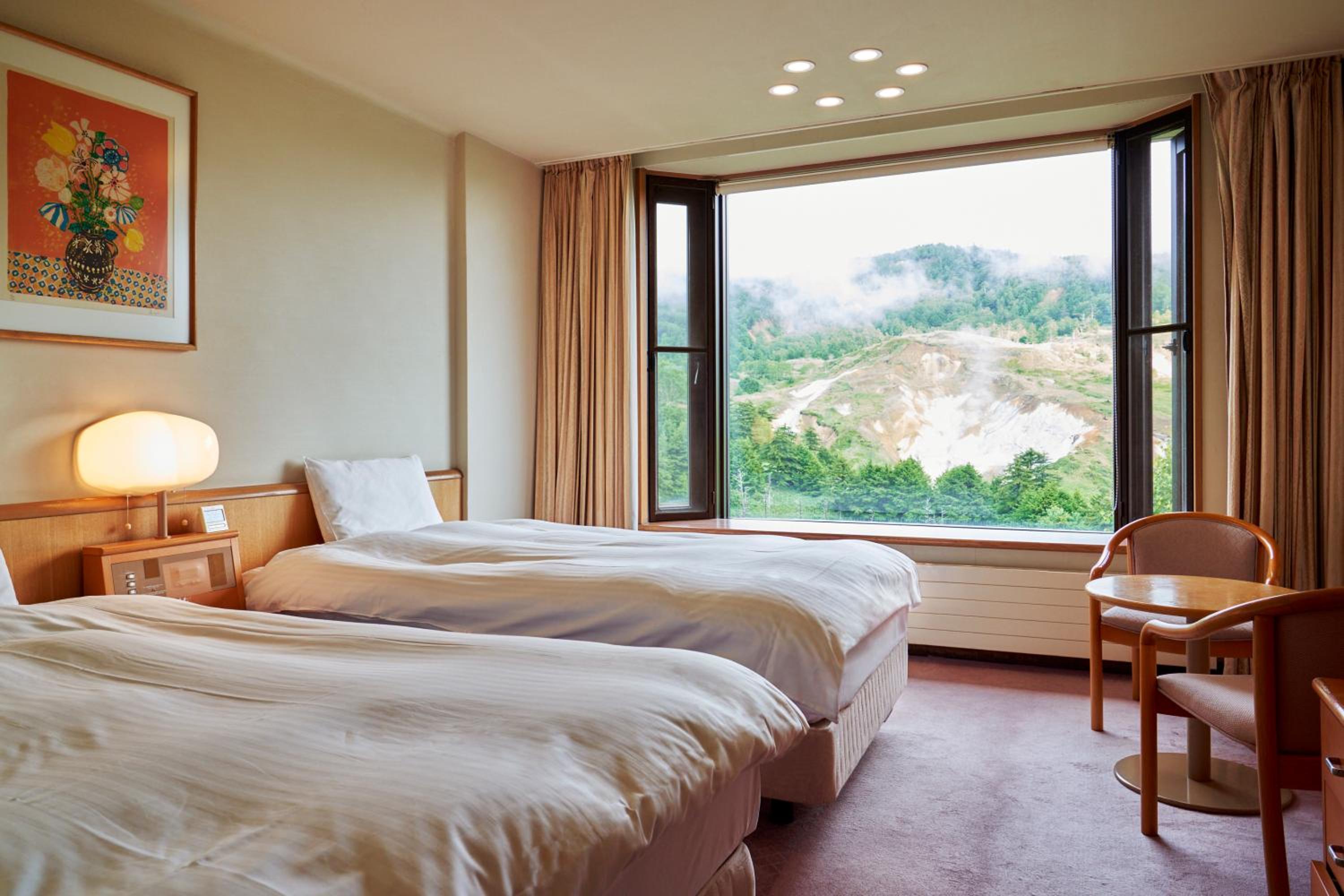 Room, Twin Beds, South Tower