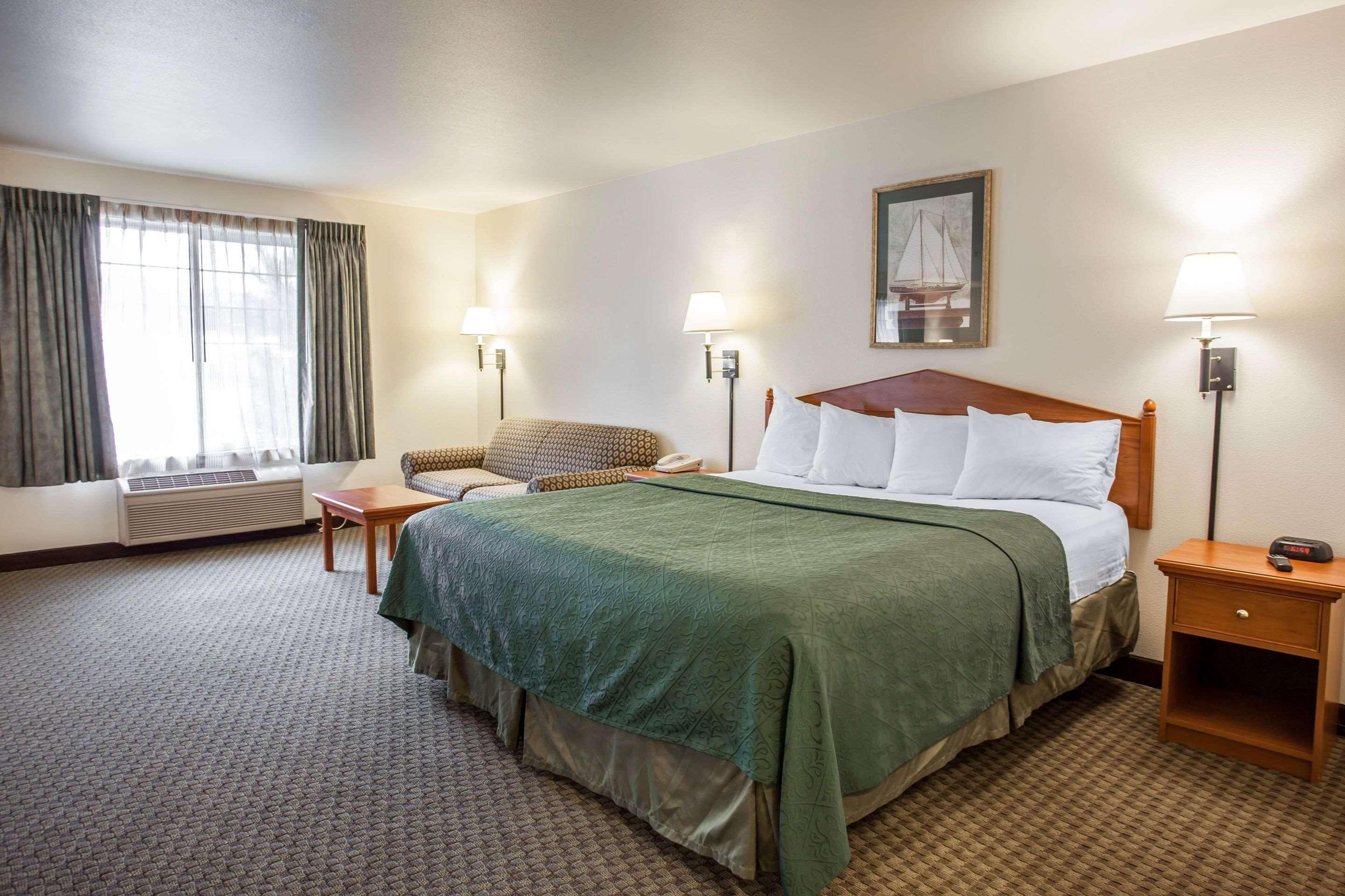Upgrade, Efficiency, King Bed