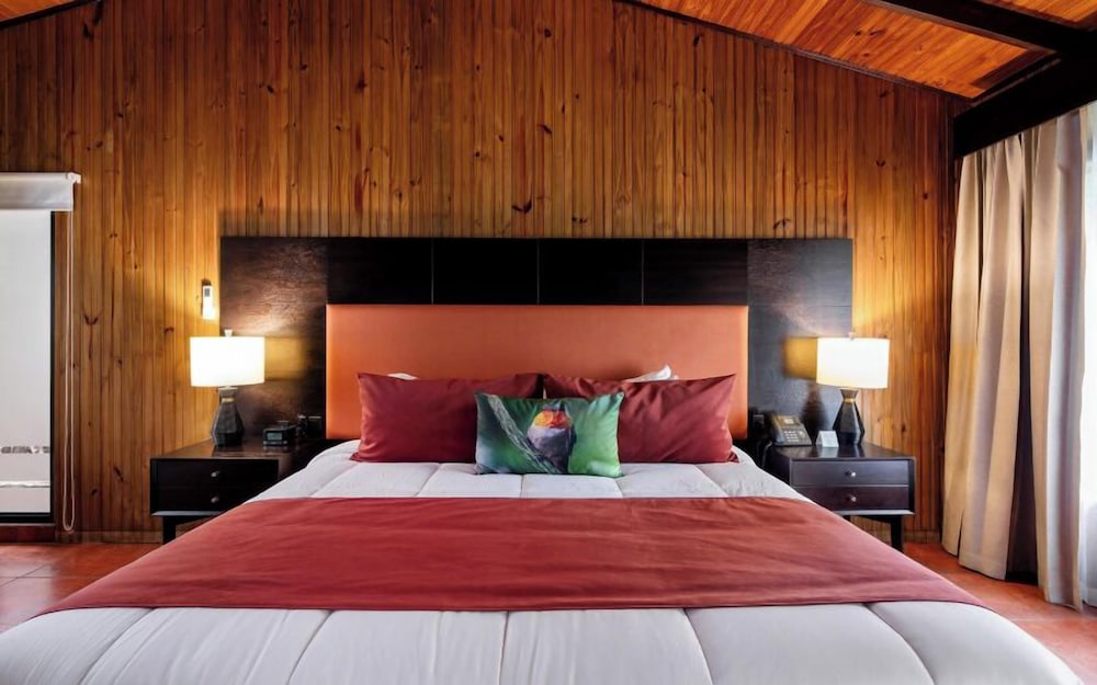 Master, Suite, Queen Bed