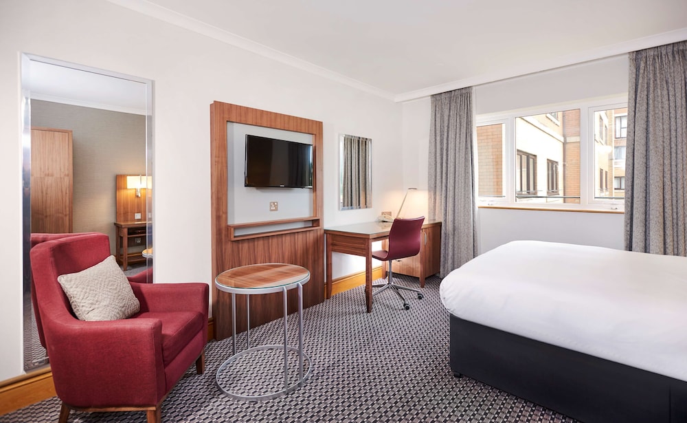 DOUBLETREE BY HILTON COVENTRY 12/36