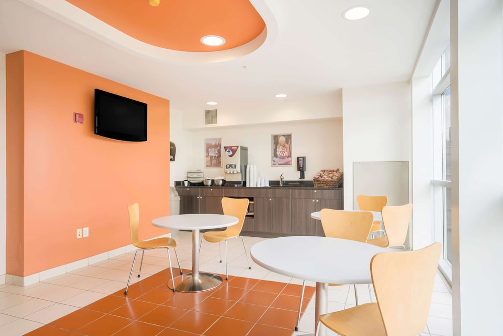 Motel6 Kingston, ON 41/62