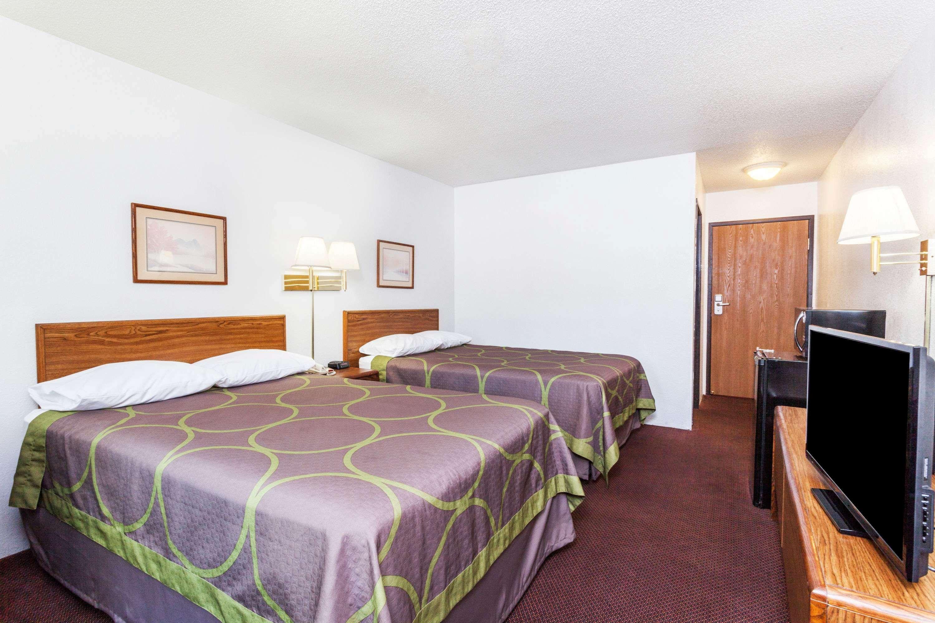 Super 8 by Wyndham Winchester VA 11/16