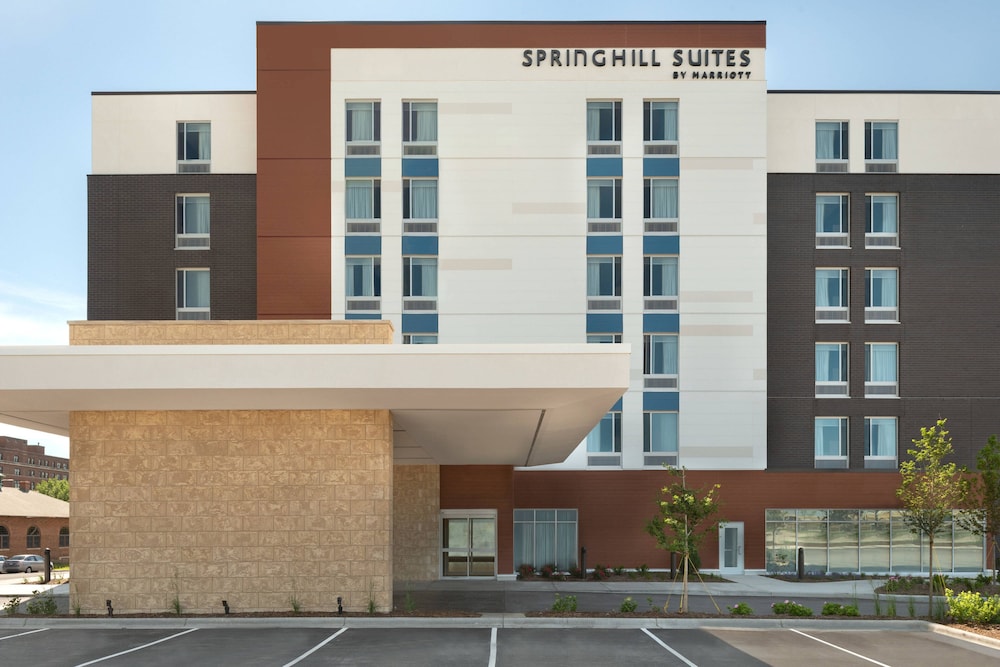 Springhill Suites Milwaukee West Wauwatosa 1/50