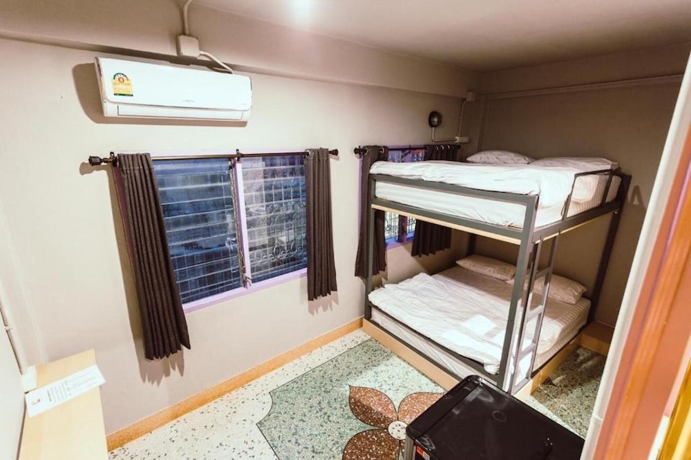 Merge Hostel 30/53