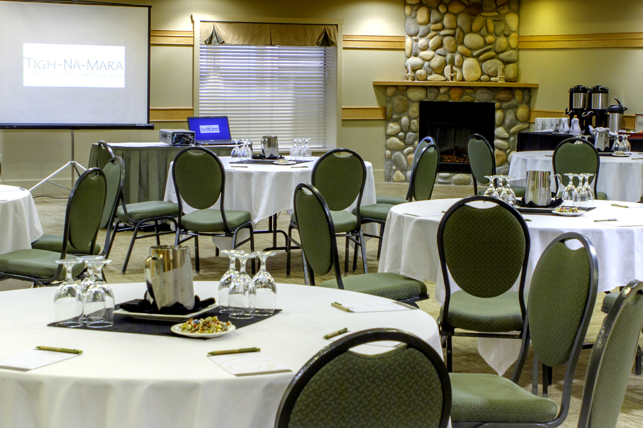 Tigh Na Mara Seaside Spa Resort Conference Centre 55/57