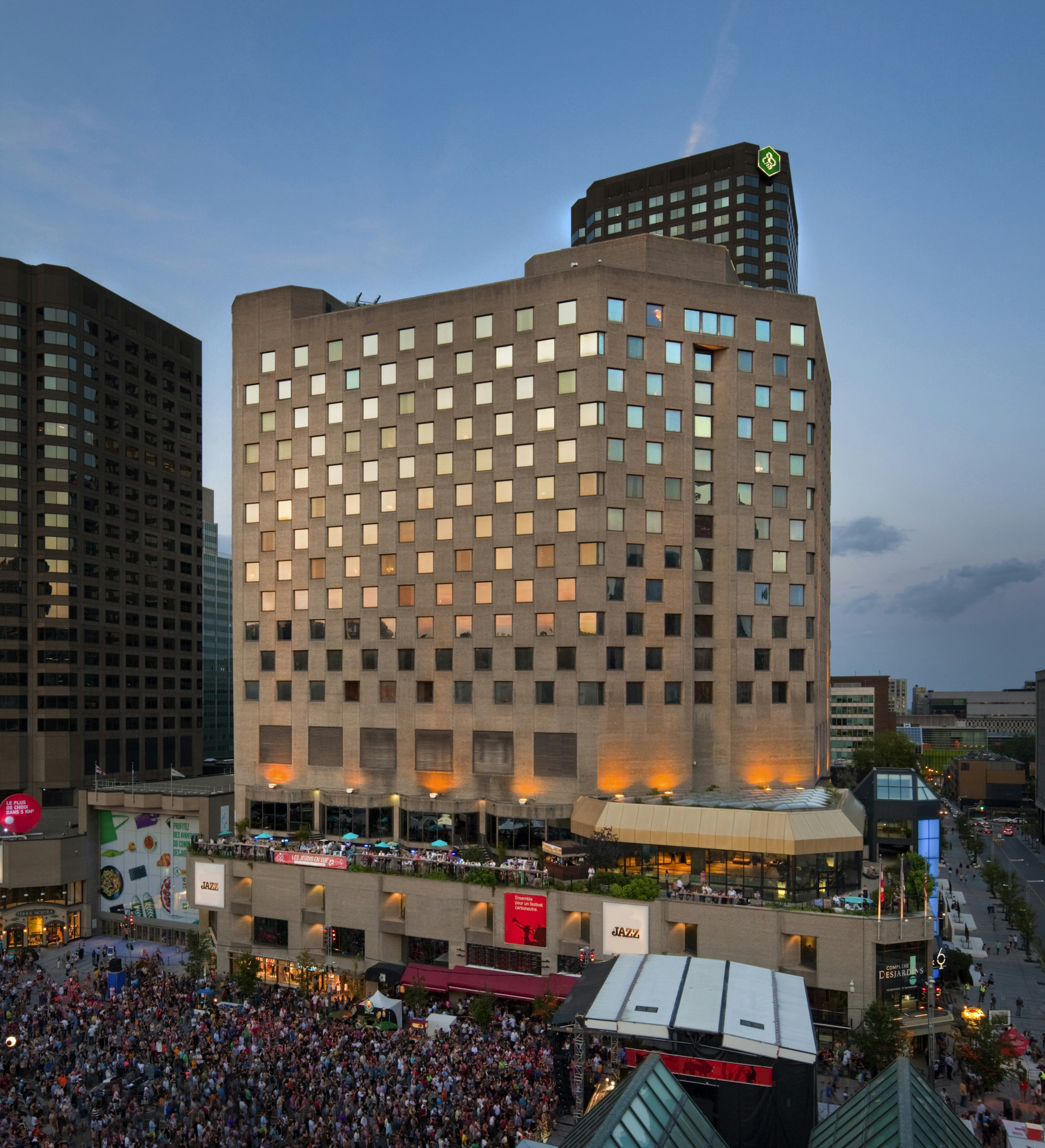 DoubleTree by Hilton Montreal in MONTREAL