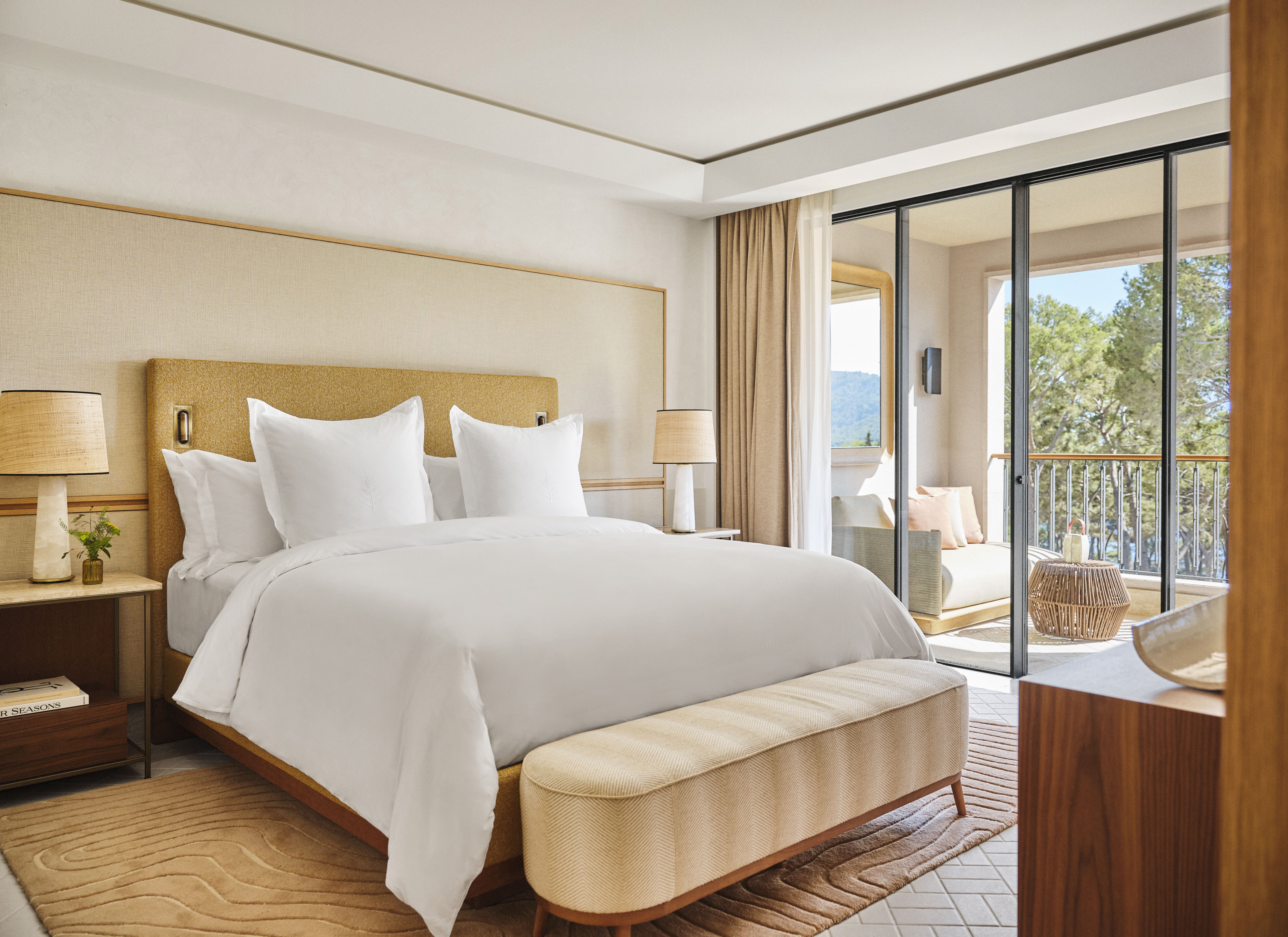 Grand, Suite, Pine View