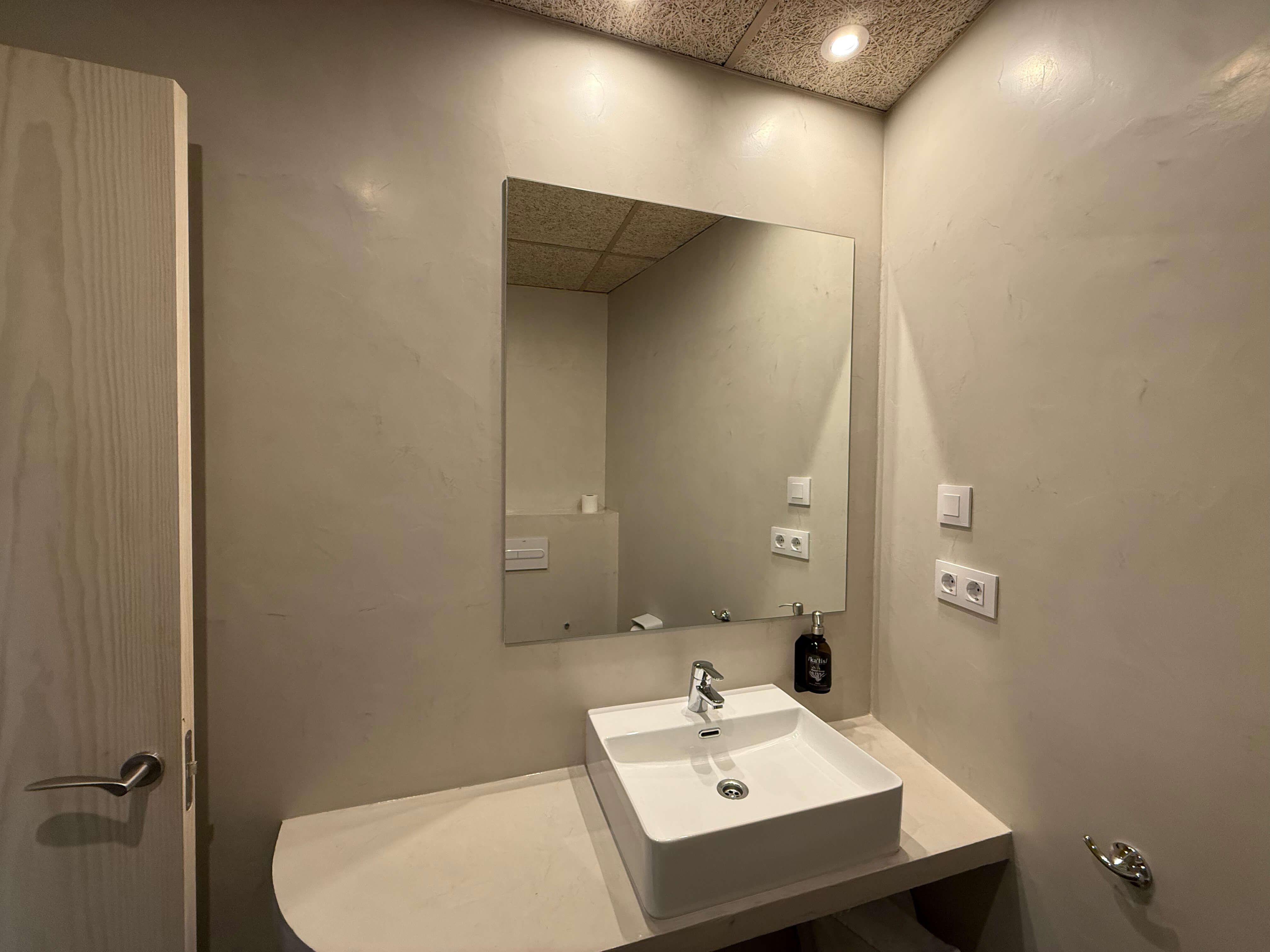 Hostal Rom 39/39