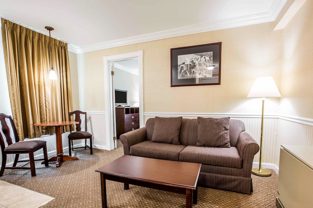 Comfort Inn & Suites Plattsburgh - Morrisonville 23/37