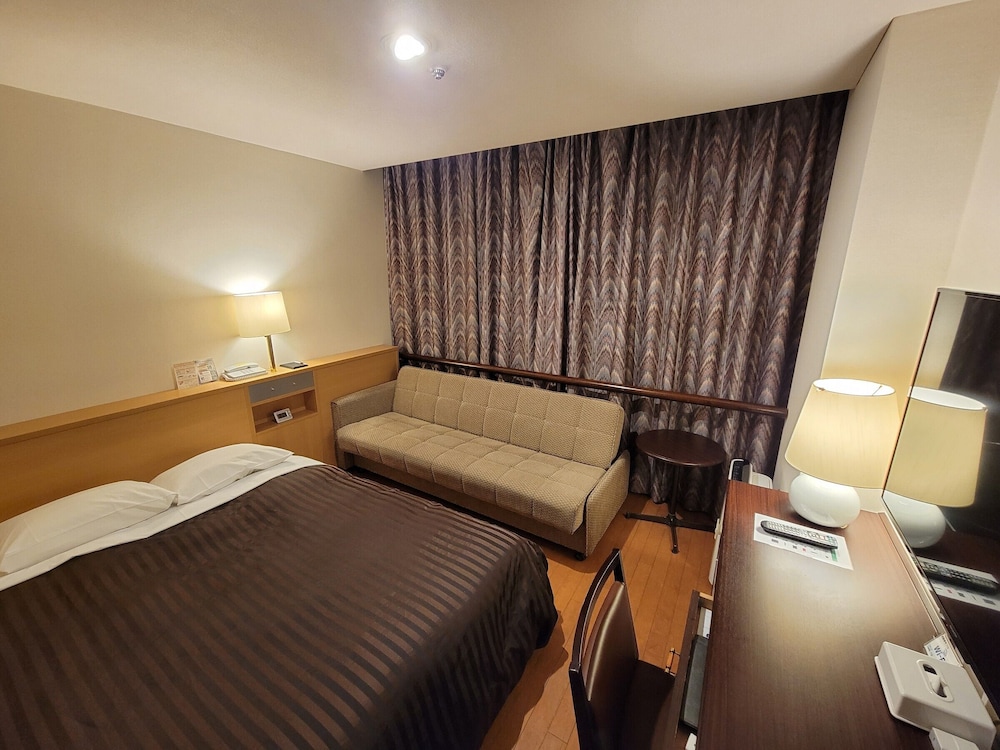 Osaka Castle Hotel 15/73