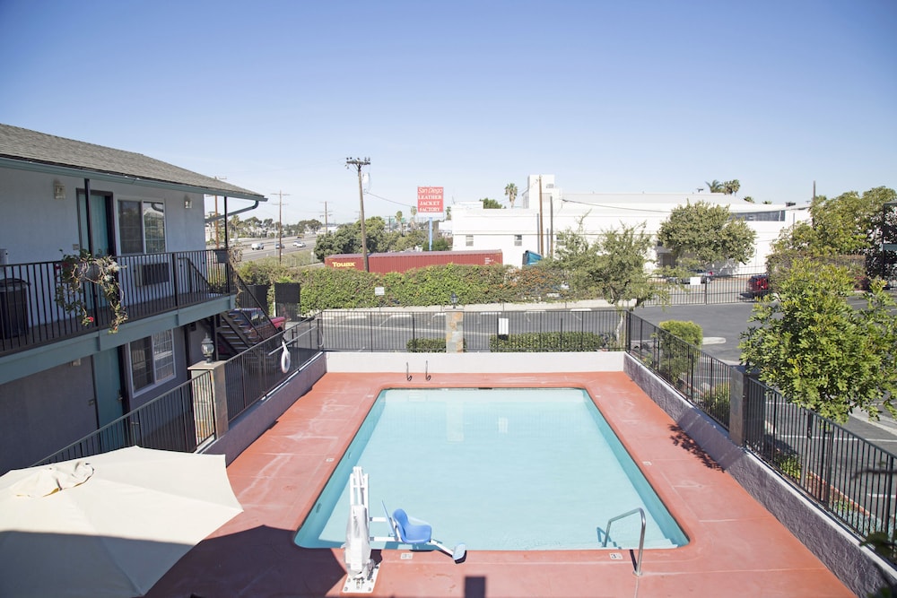 Studio6 National City, CA - Naval Base San Diego 37/56