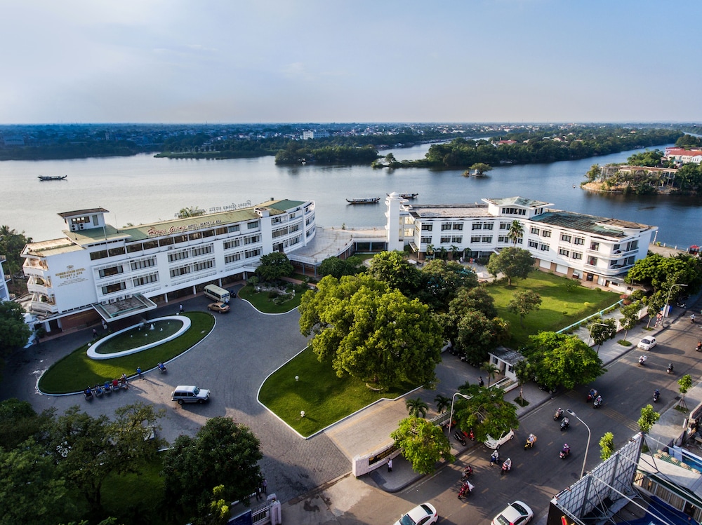 Huong Giang Hotel 6/77