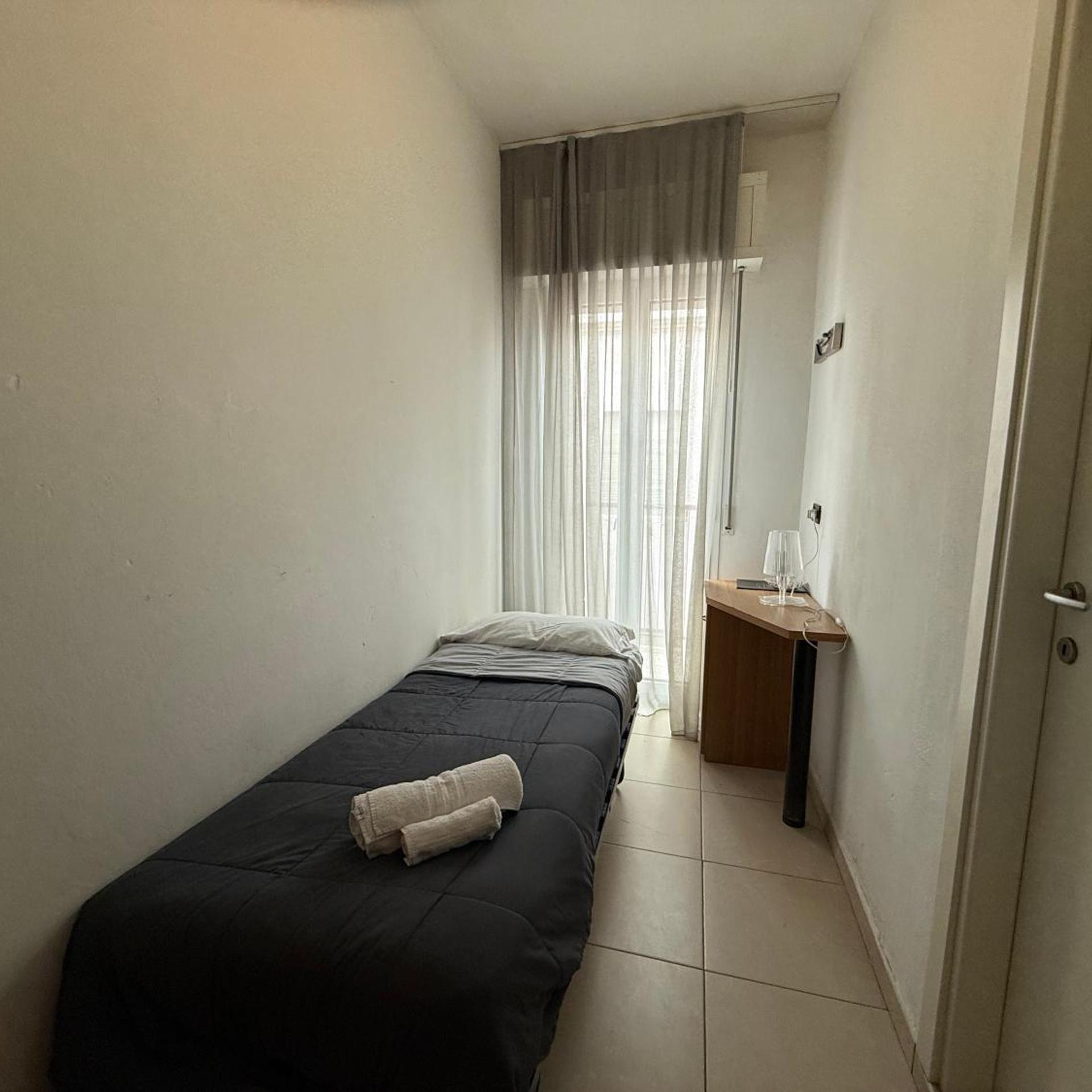 Room, Single