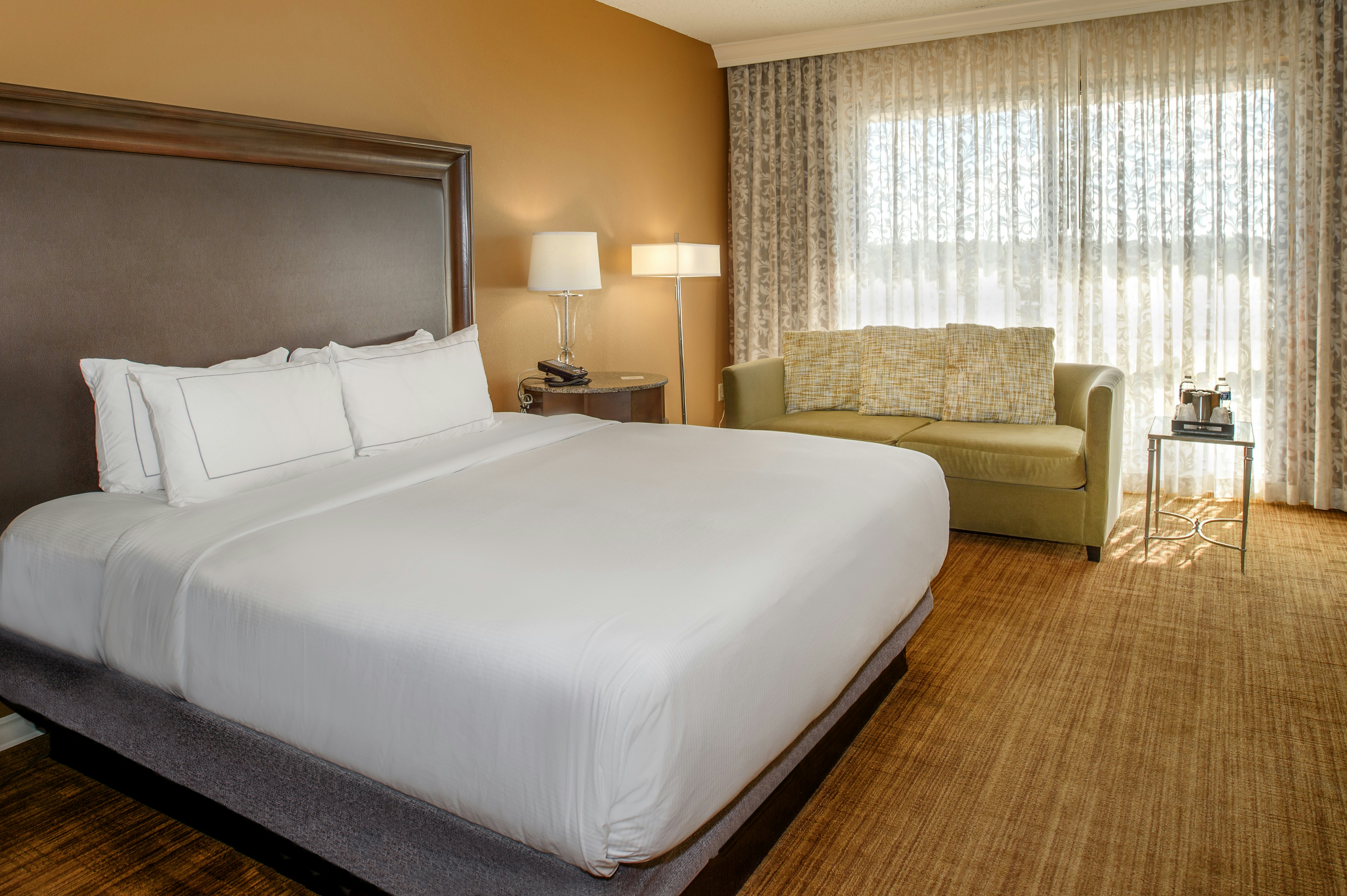 ROOM, KING BED, ACCESSIBLE