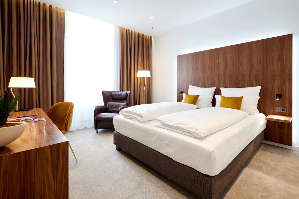 Kasino Hotel 6/42
