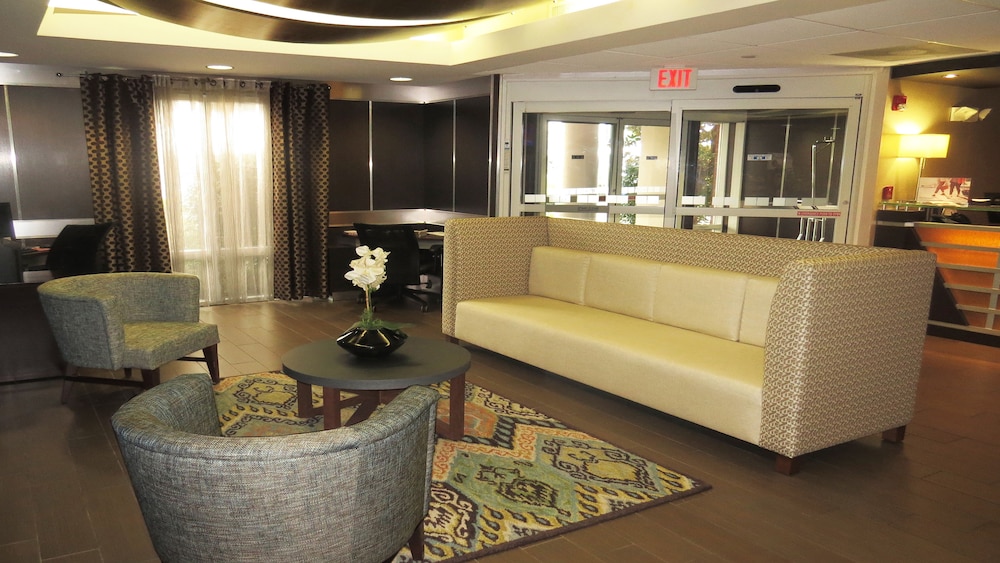 Holiday Inn Express Hotel Suites Oxford 34/46
