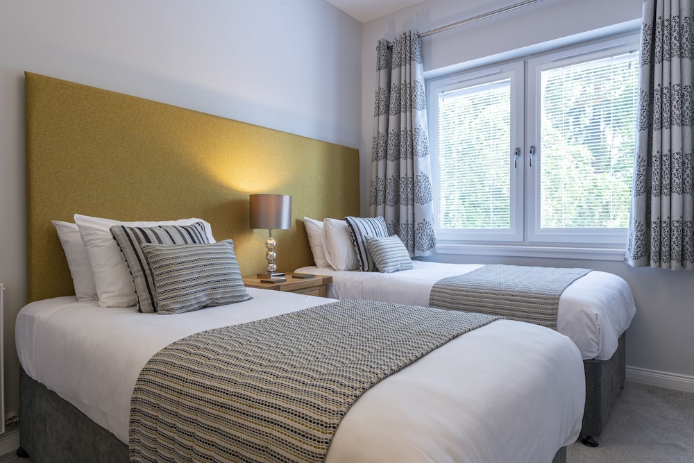Inverness City Suites 9/50