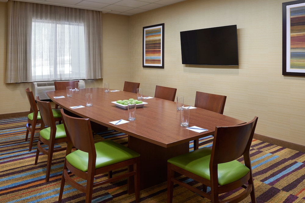 Fairfield Inn and Suites Barrie 22/28