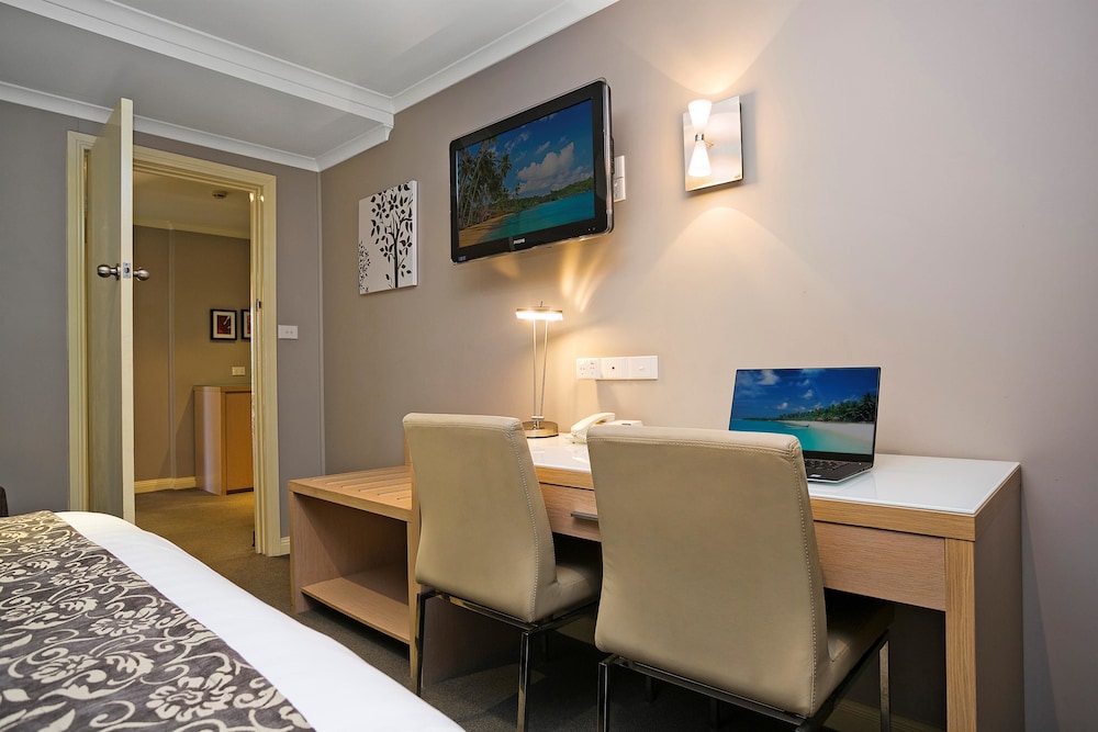 Best Western Sanctuary Inn 20/54