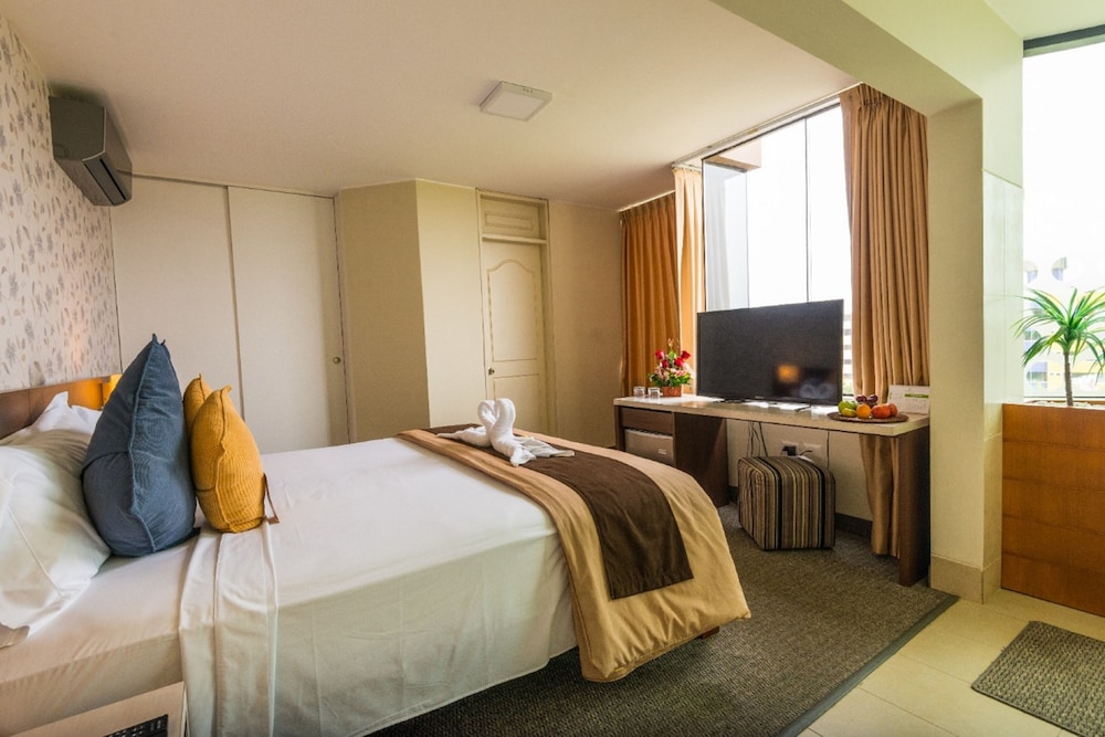 Suite, Hot Tub