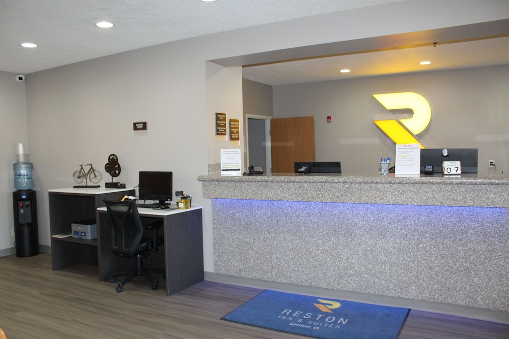 Reston Inn & Suites 3/50