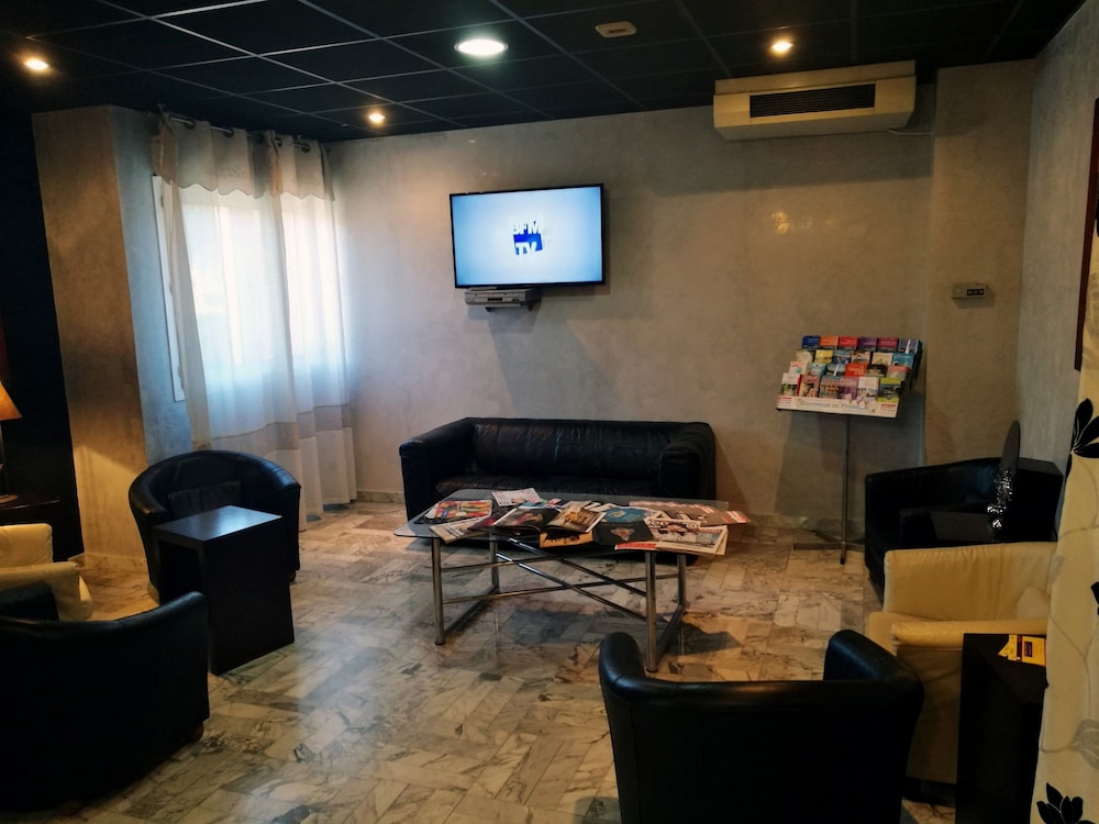 Adonis Arc Hotel Aix 43/68