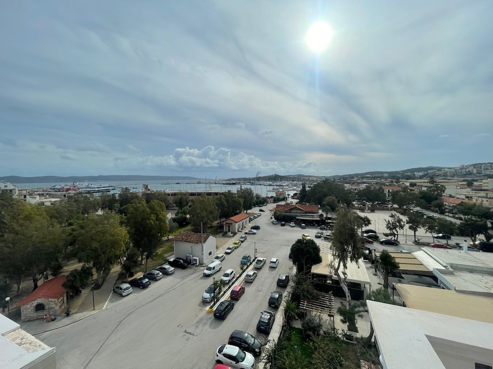 Nikolakakis Rooms Lavrio 57/65