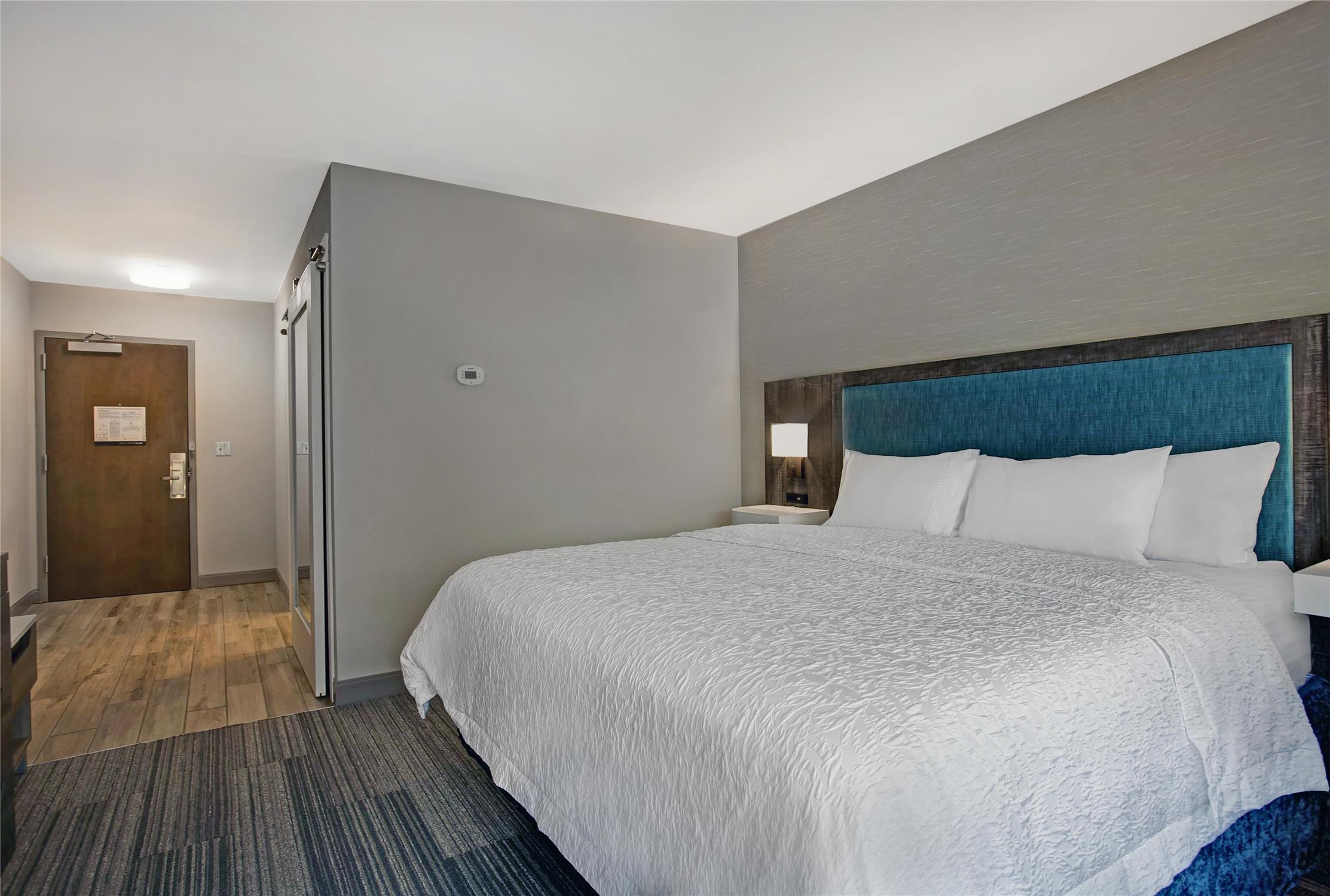 Hampton Inn Westfield 11/45