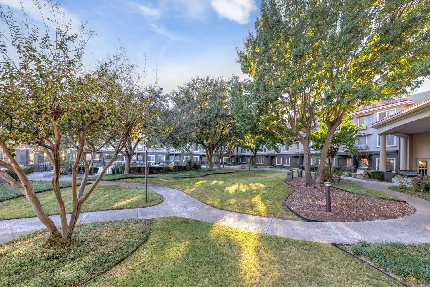 La Quinta Inn & Suites by Wyndham Dallas DFW Airport North 51/55