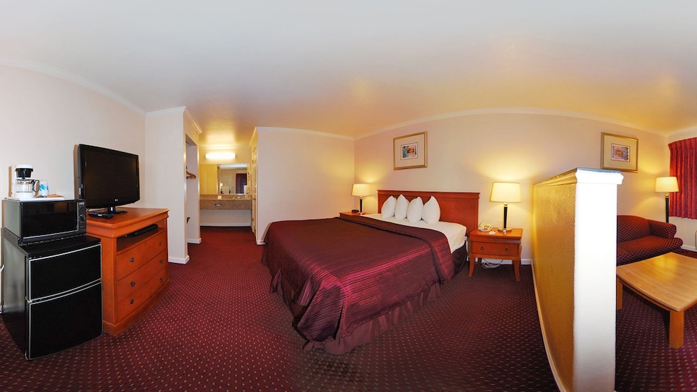 Quality Inn & Suites Gilroy CA 18/47