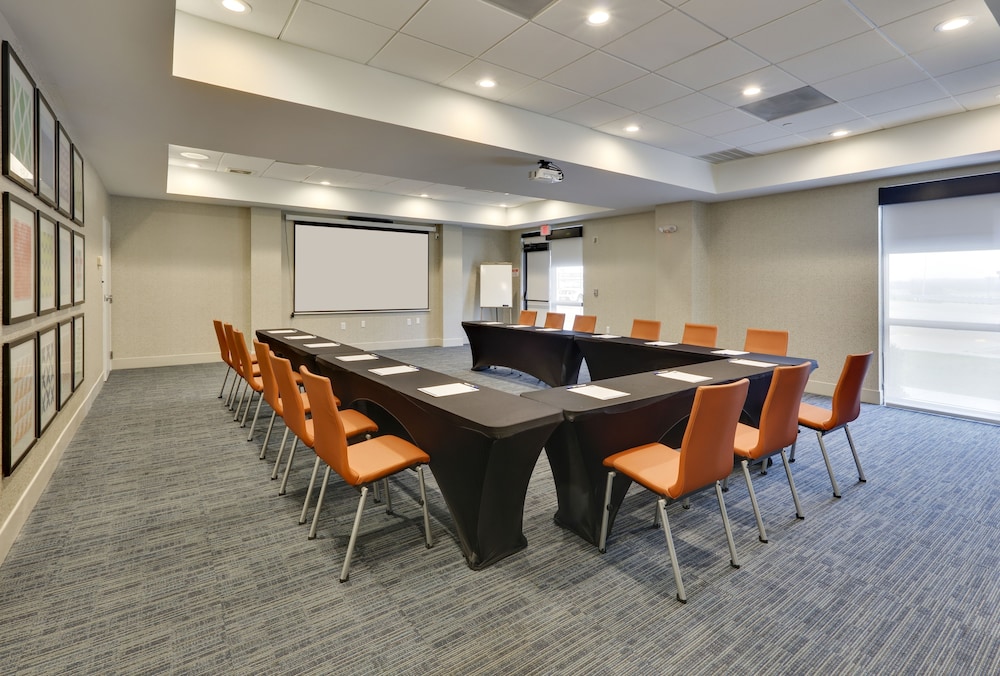 Holiday Inn Express Hotel And Suites Irving Conv Ctr Las Colinas 49/54