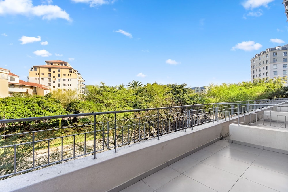 Mayfair Luxury Apartments 48/50