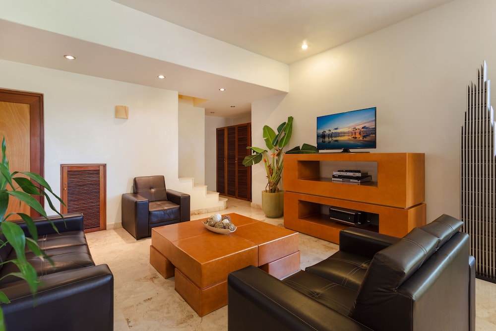 Porto Playa Condo Hotel And Beachclub 27/50
