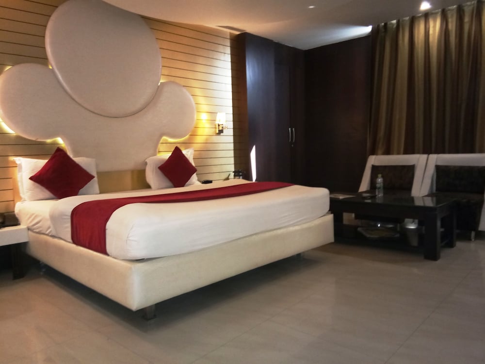 Hotel D Grand 5/25