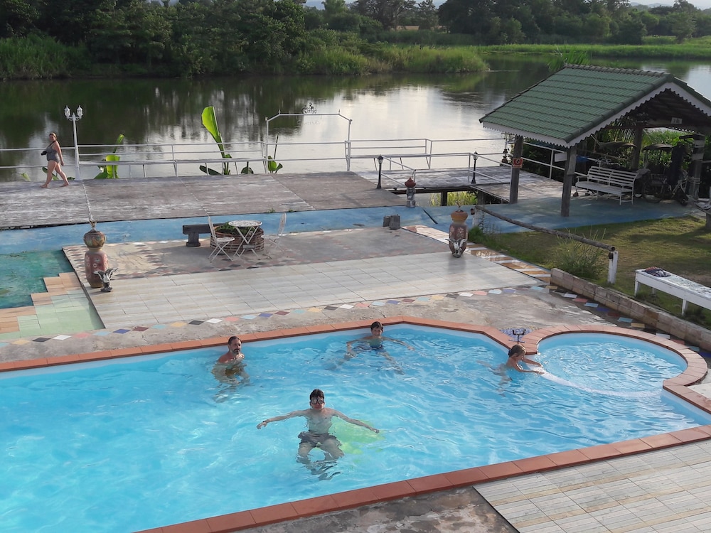 Scenic Riverside Resort 26/50