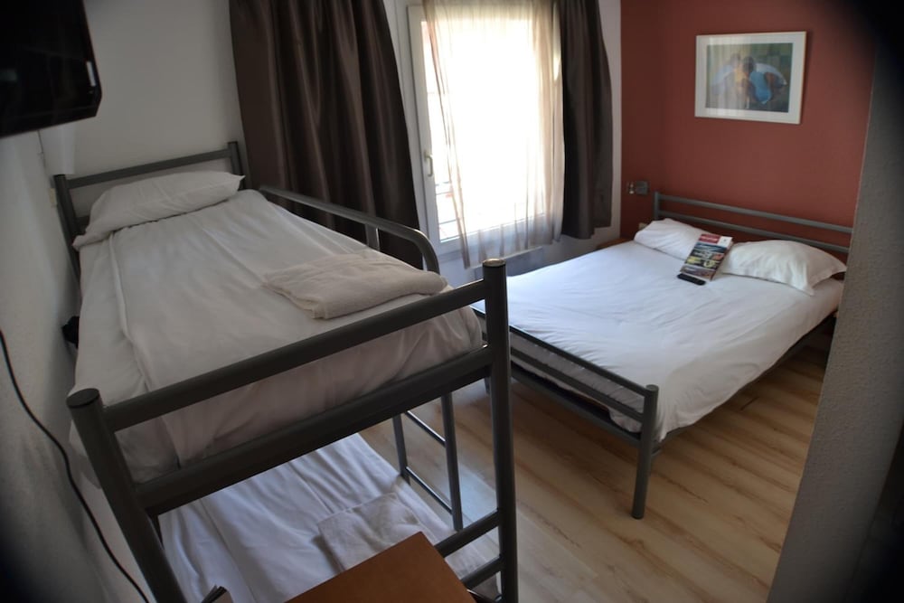 STANDARD, QUADRUPLE, MULTIPLE BEDS