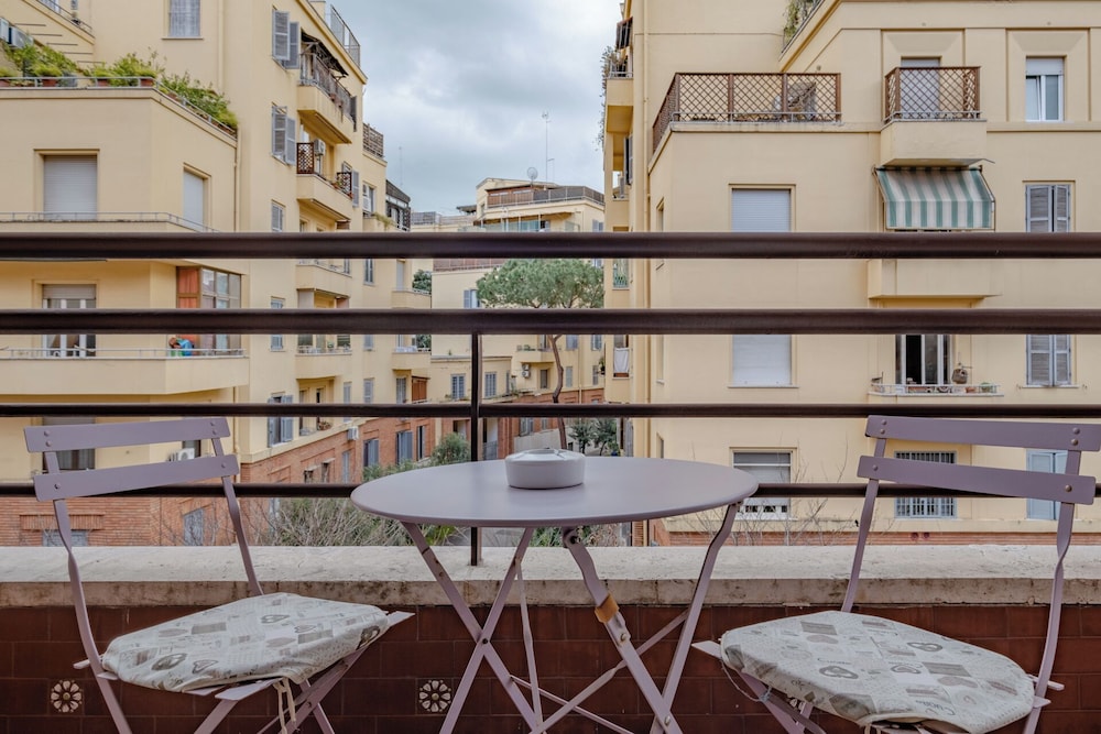 Damiani Sister Guest House 37/50