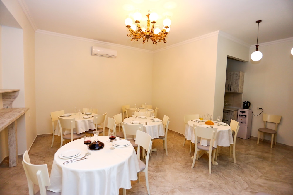 Hotel City Kutaisi 16/25