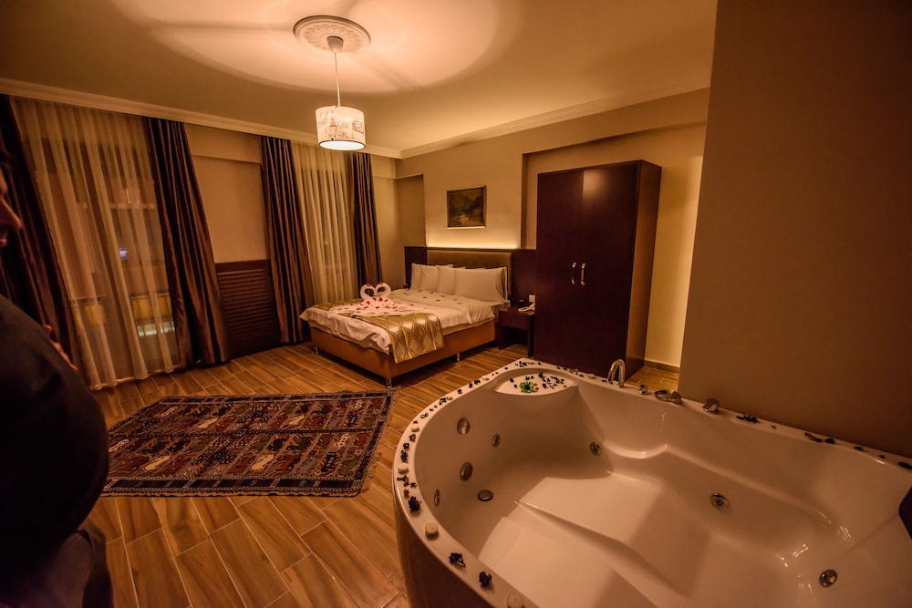 Hill River Hotel 23/44