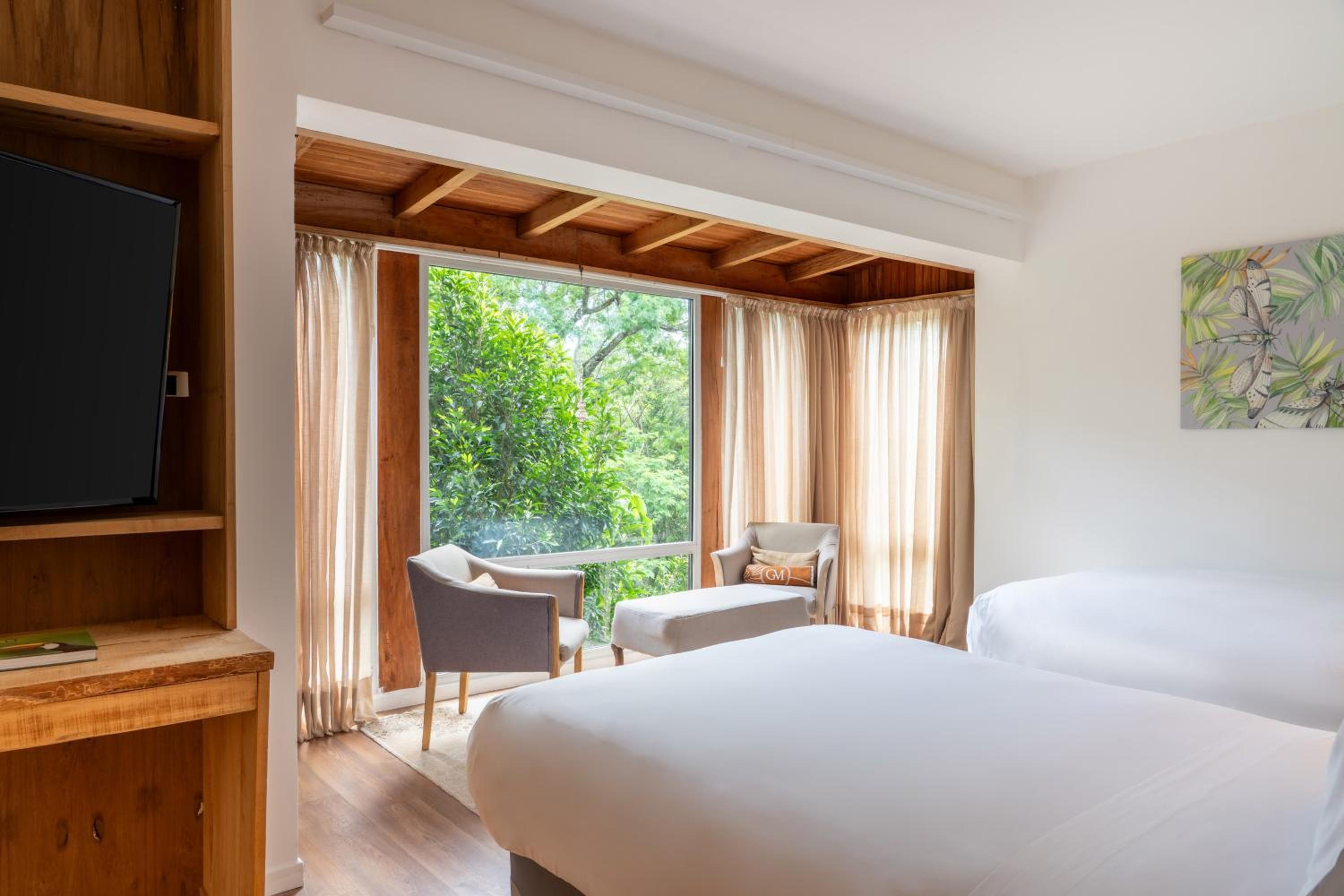 Red Level, Royal, Suite, King Bed, Waterfall View