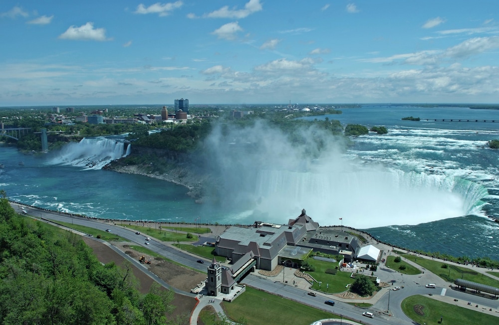 The Tower Hotel Fallsview 40/50