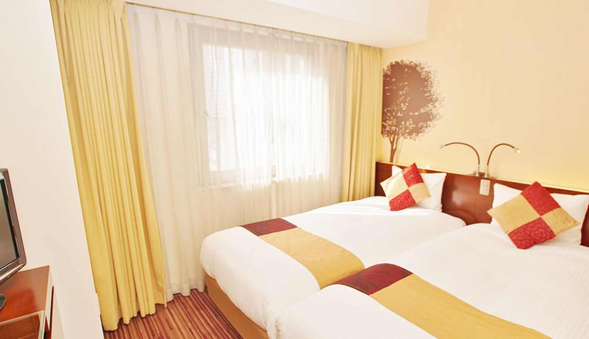 Standard, Twin Beds