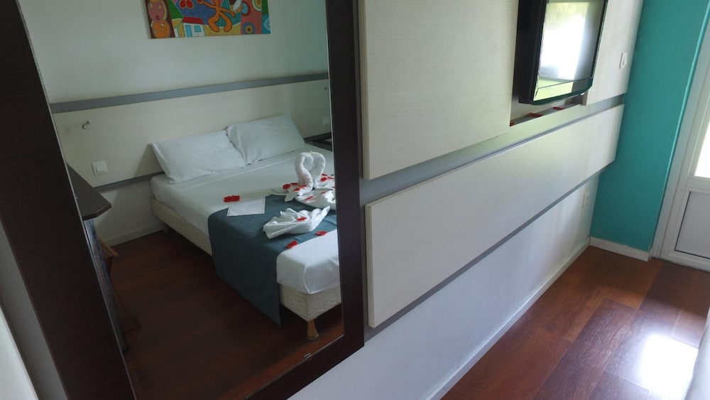 Alamanda Hotel 40/75
