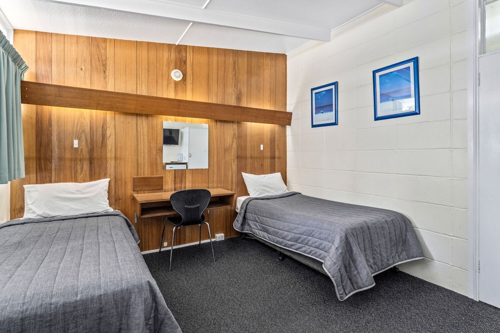 Riverfront Motel & Villas 23/78
