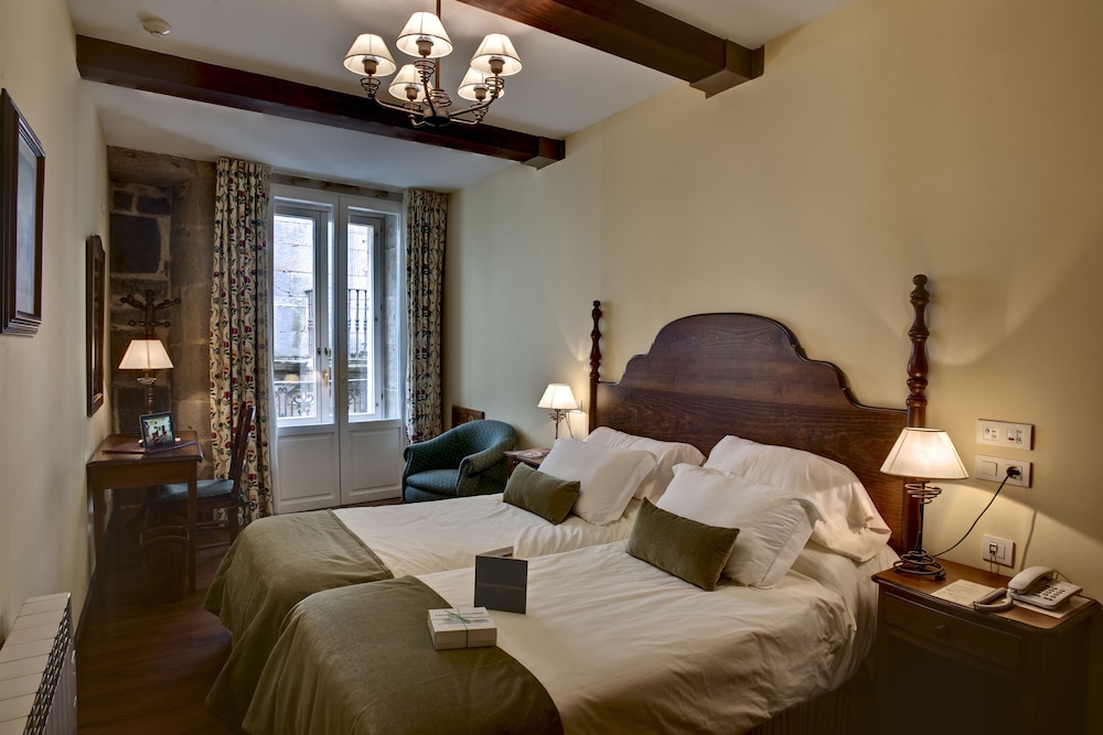 Hotel Airas Nunes 7/30