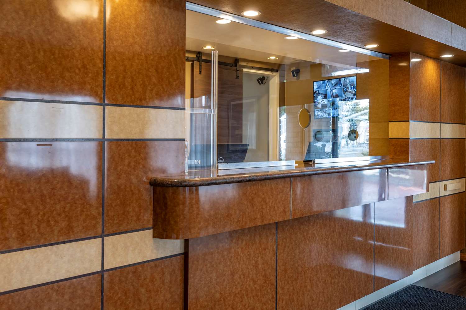 Best Western Plus South Bay Hotel 21/36