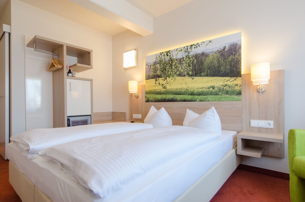 Garden Hotel 13/40