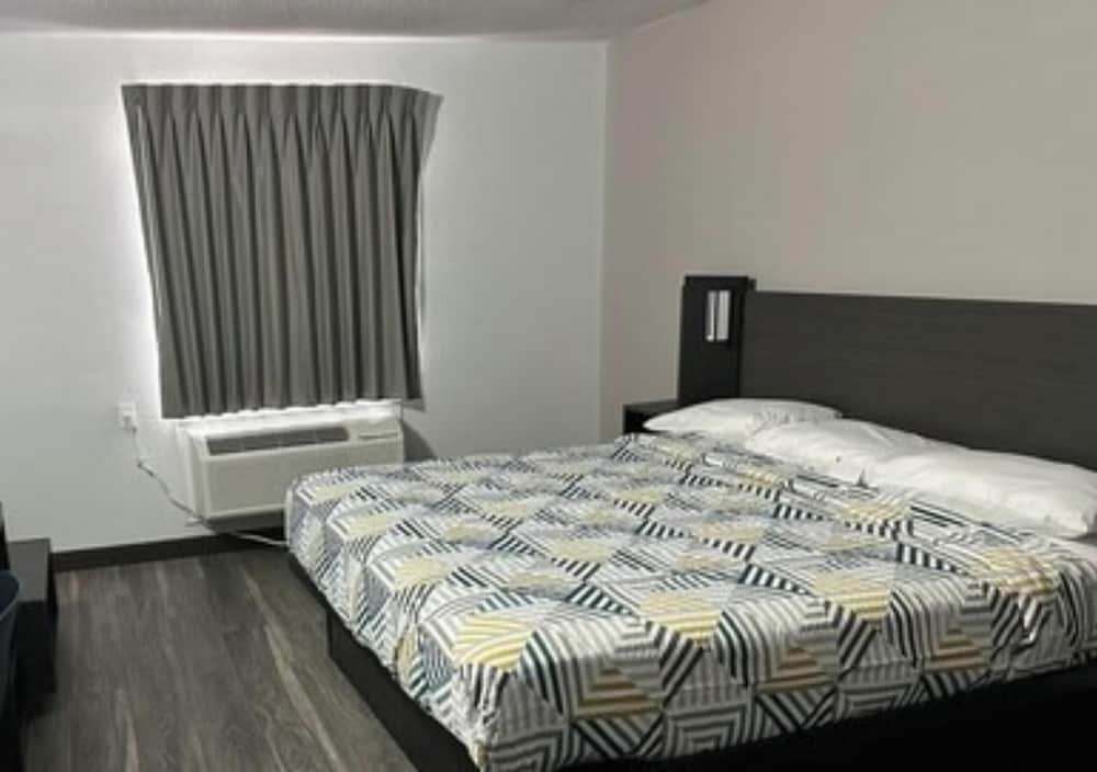 Motel6 Omaha, NE 35/55