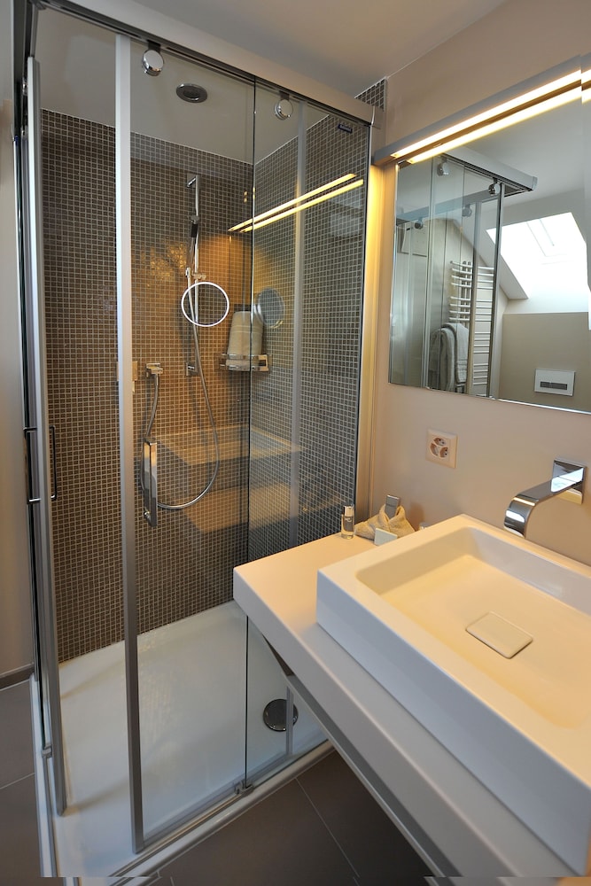Hostellerie Le Petit Manoir 53/54