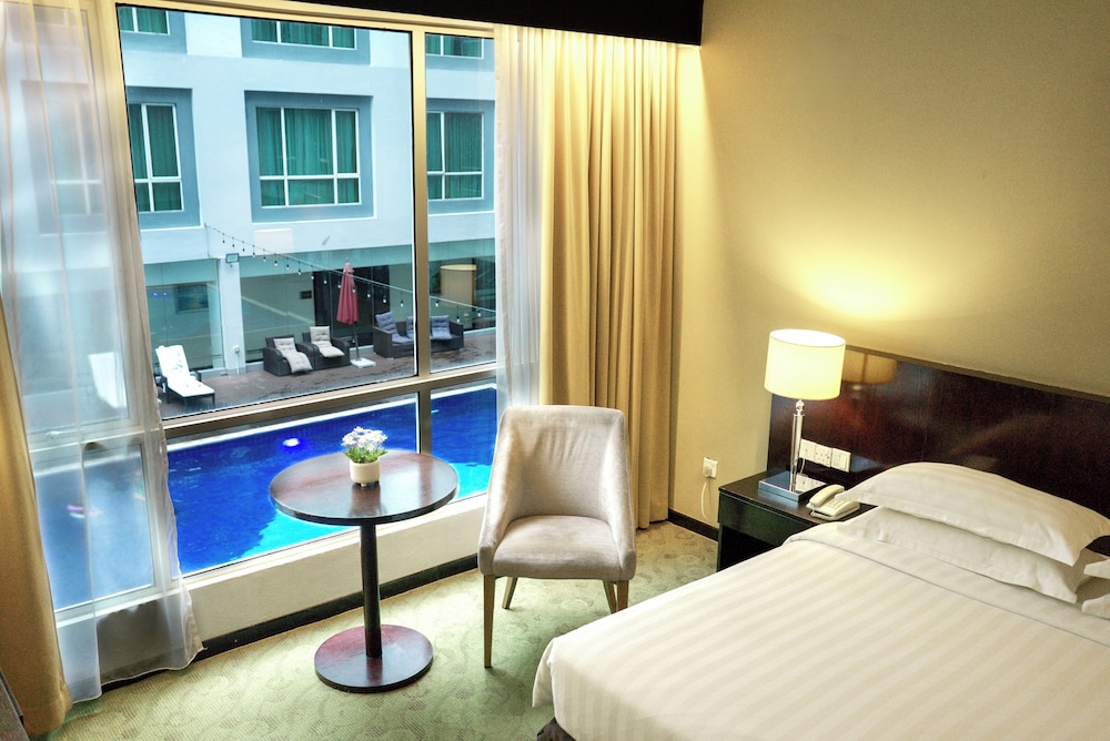 Pan Borneo Hotel Kota Kinabalu 35/66